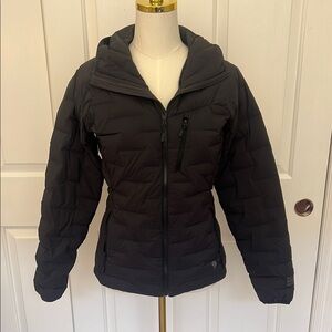 Mountain Hardwear Gray Puffer Jacket with Hood
